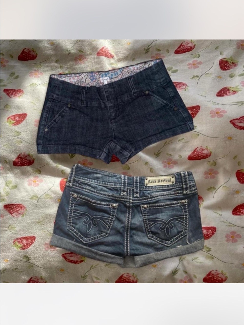 bundle of y2k shorts size 29/30🧸🪽